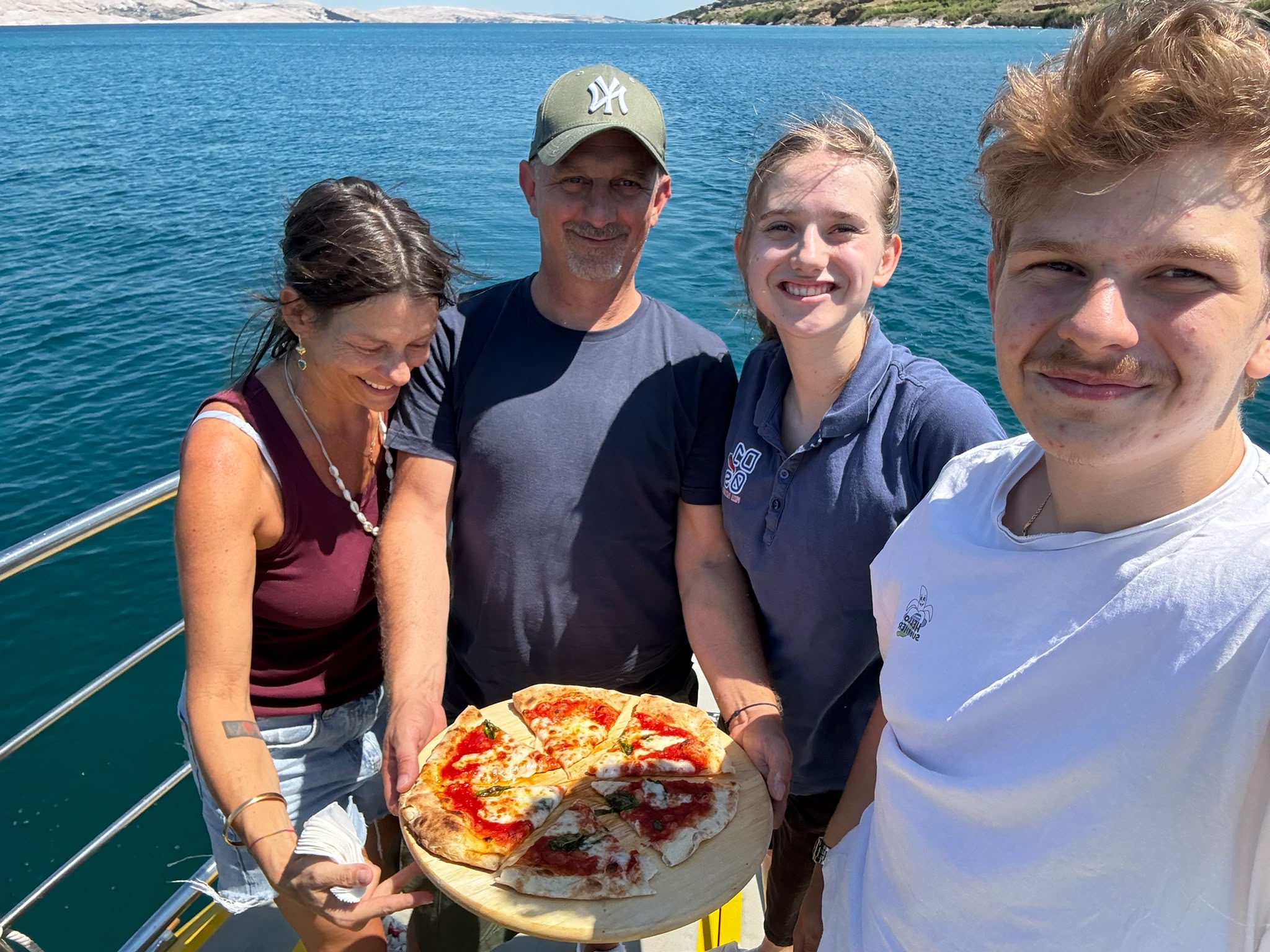 D10 pizza baking underwater